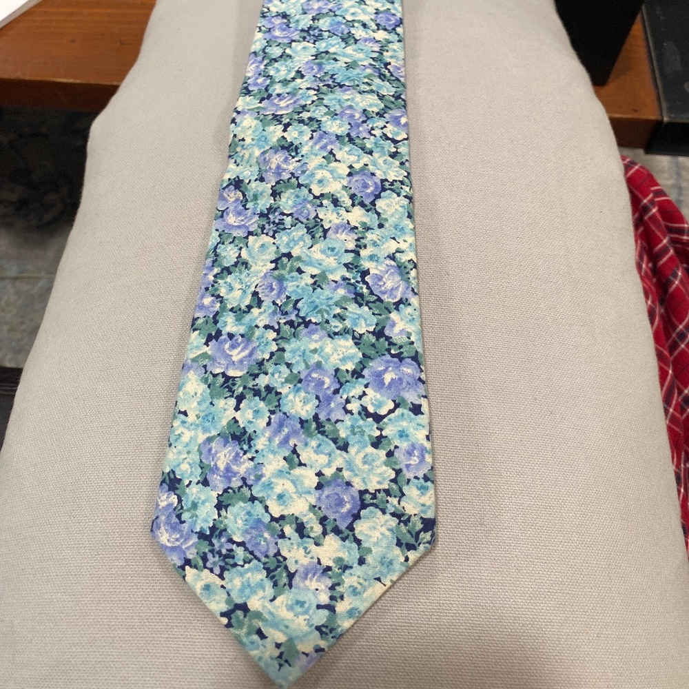 Blue and purple floral tie